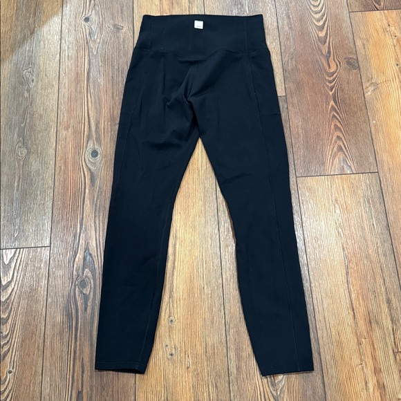 Vuori Black Pocket Leggings - Picture 4 of 8